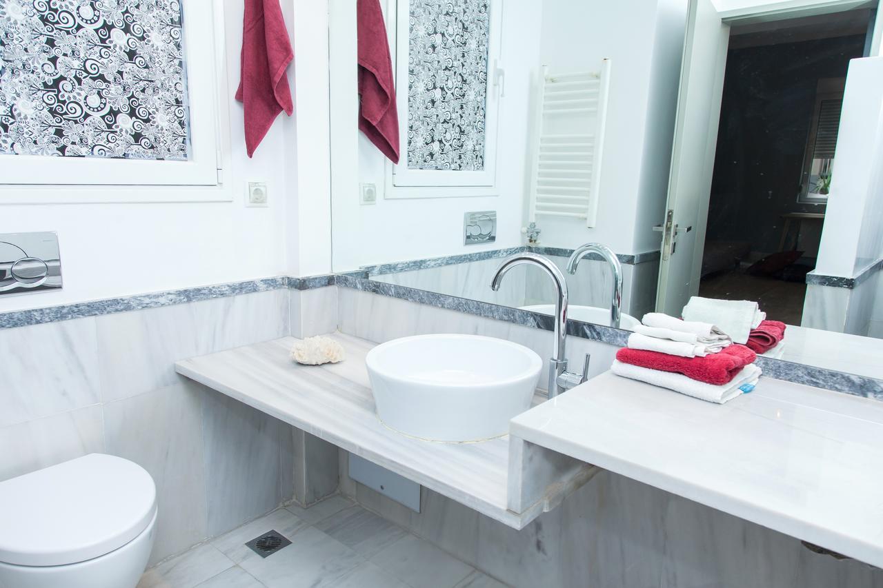 Jupiter Boutique Apartment Next To Athens Museum Екстер'єр фото